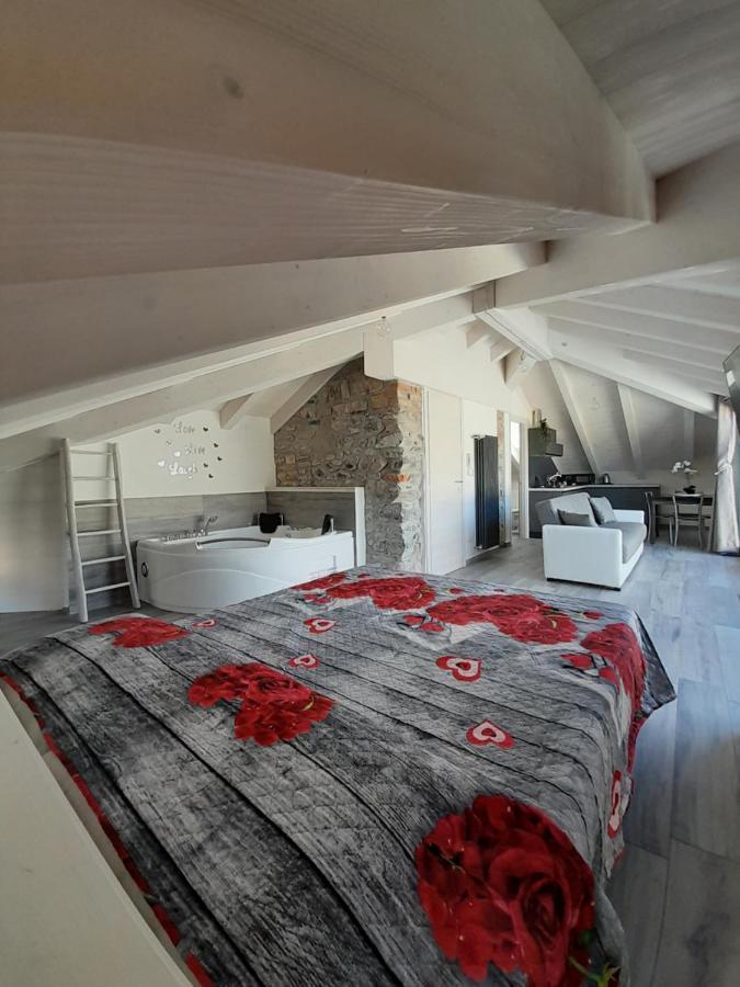 White Suite - Jacuzzi, Swimming Pool & Lake View Леццено Екстер'єр фото